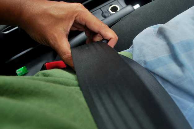 Подготовка к снятию заднего сиденья и первичные действия