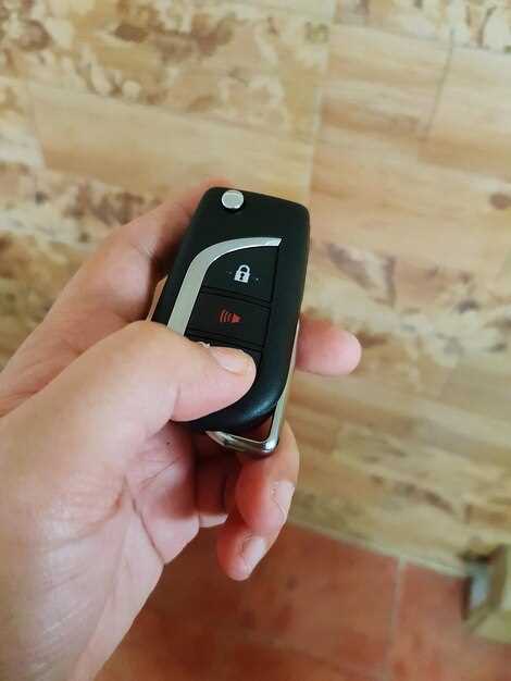 Вход в режим настройки часов на брелке